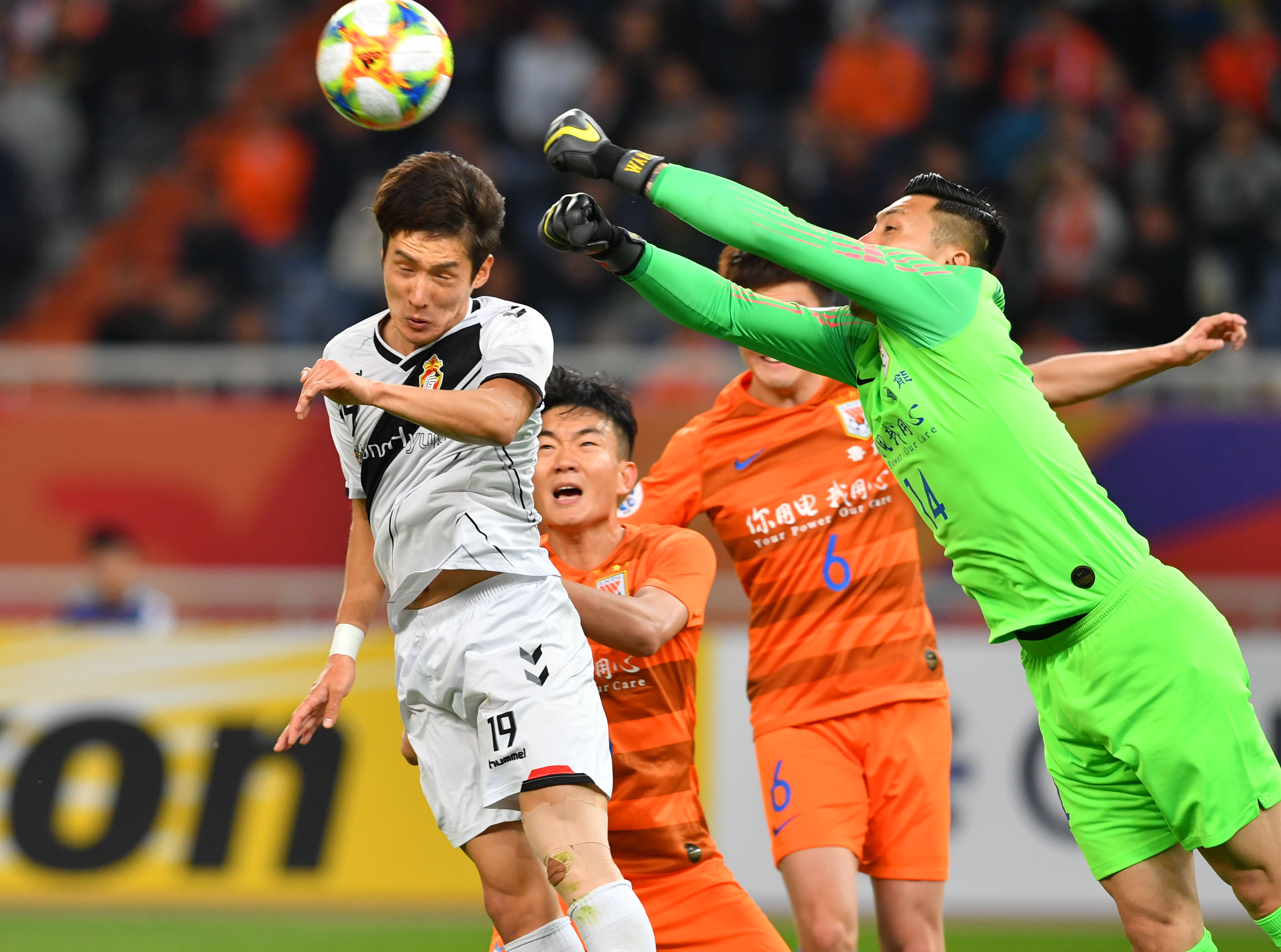 包含东京FC失利，遭遇亚冠淘汰危机的词条