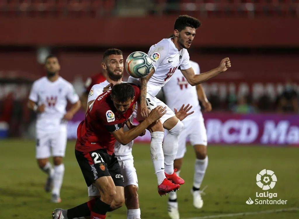 格拉纳达继续保持不败战绩取得胜利 格拉纳达继续保持不败战绩取得胜利