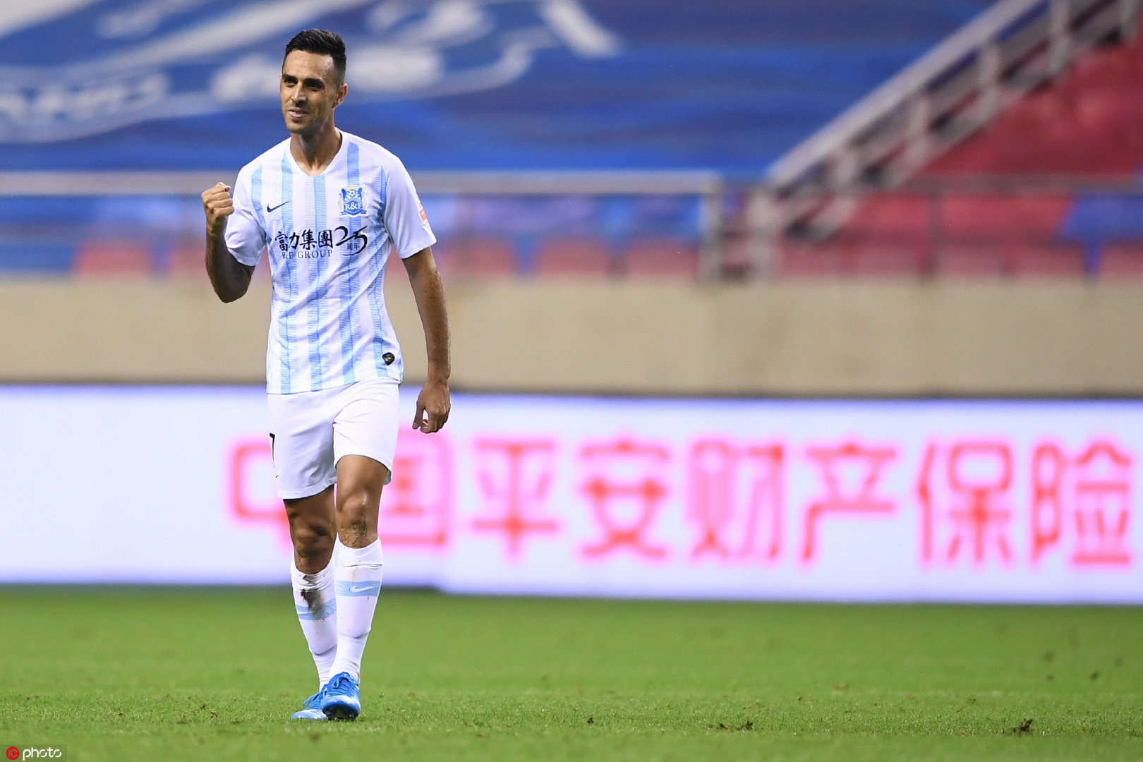 包含富力球员防线失守,主教练全队反思的词条 包含富力球员防线失守,主教练全队反思的词条