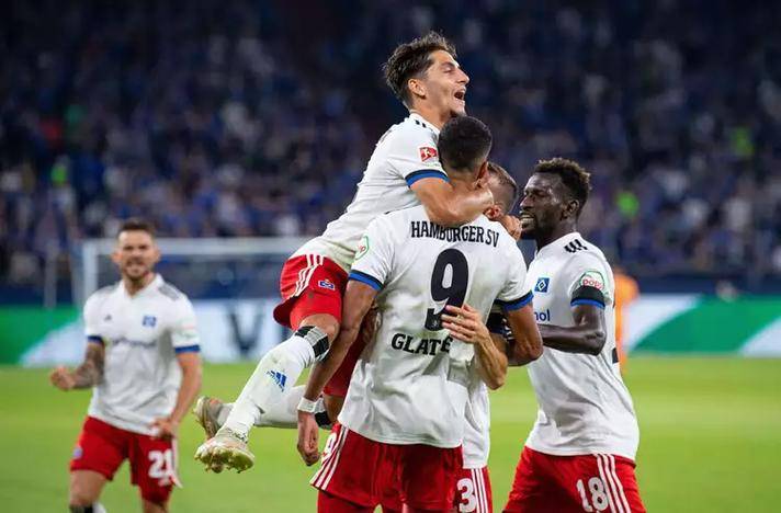 维罗納俱樂部全力以赴,为取胜而戰 维罗納俱樂部全力以赴,为取胜而戰