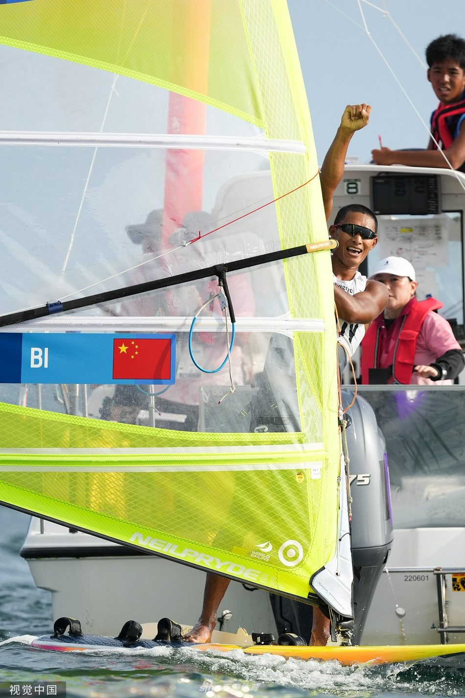 瑞士队在帆船比赛中获得铜牌的简单介绍 瑞士队在帆船比赛中获得铜牌的简单介绍
