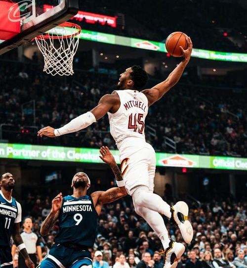 控制森林狼,雄鹿继续保持领先 控制森林狼,雄鹿继续保持领先