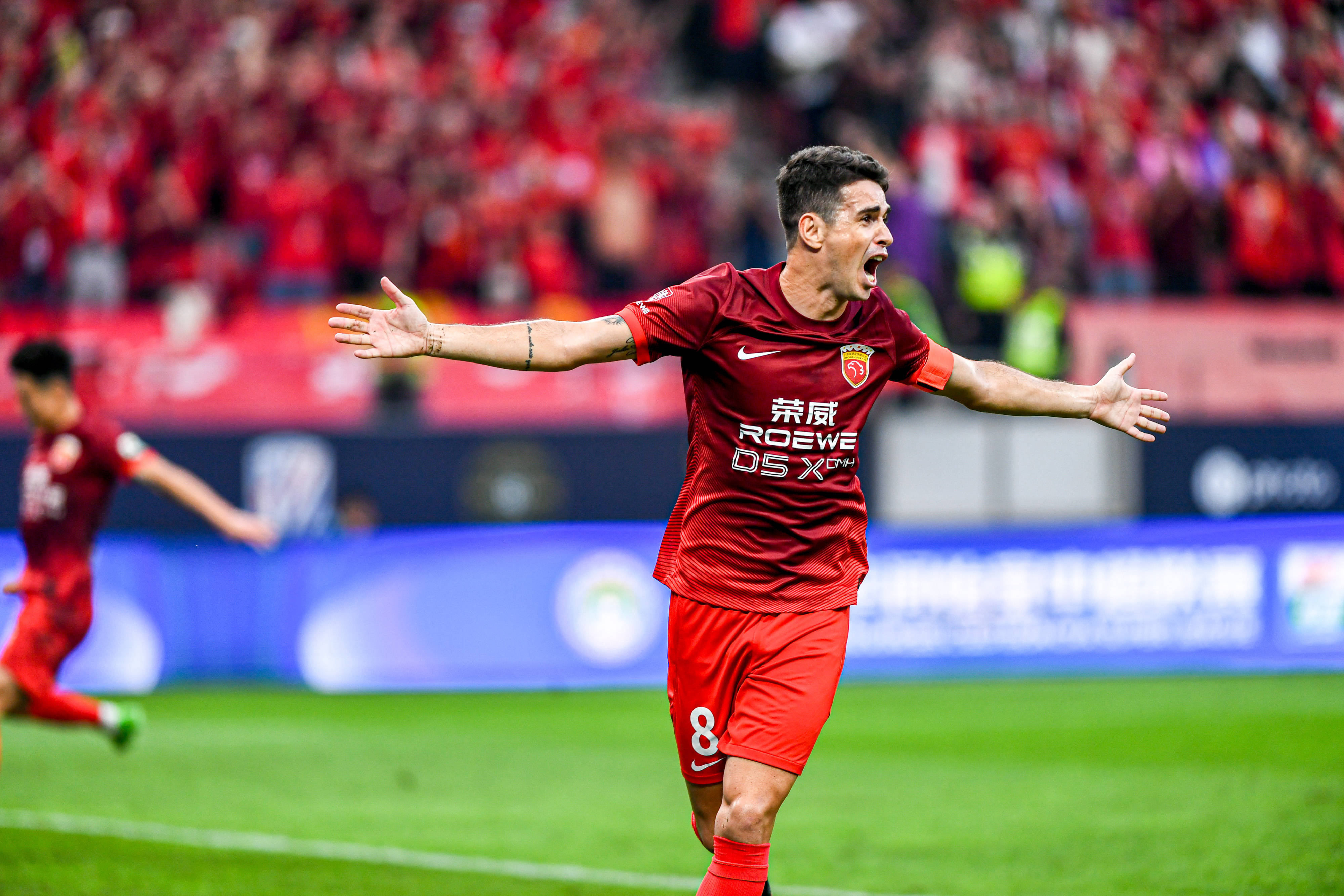 上港2-0胜恒大,提前两轮夺得中超冠军 上港2-0胜恒大,提前两轮夺得中超冠军