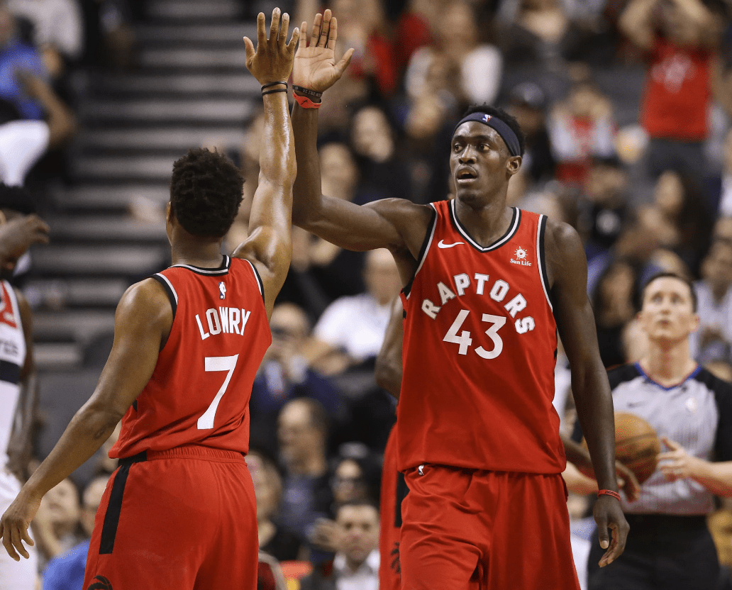 猛龙因伤痛失全明星后场,苦吞四连败 猛龙因伤痛失全明星后场,苦吞四连败