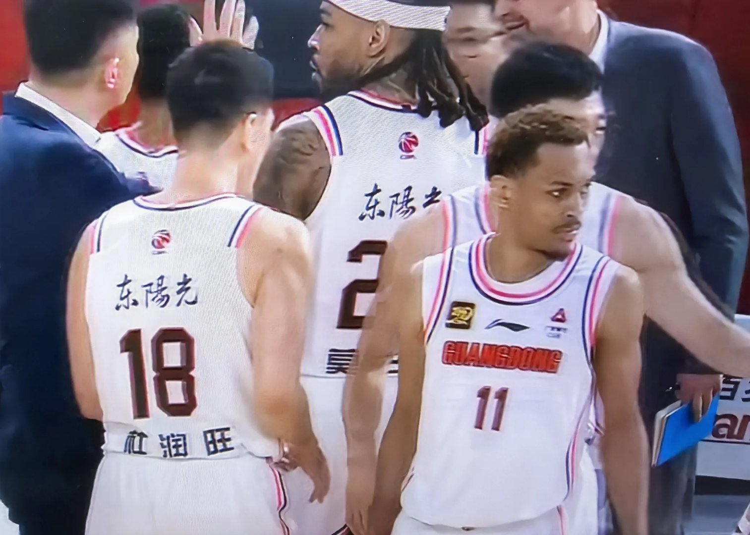 易建联砍下35分16板,广东不敌北京遭遇两连败 易建联砍下35分16板,广东不敌北京遭遇两连败
