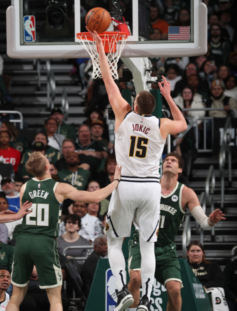 快船横扫掘金,雄鹿遭逆转 快船横扫掘金,雄鹿遭逆转