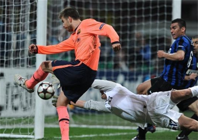 包含重庆球队客场遭遇困境，教练组积极调整的词条