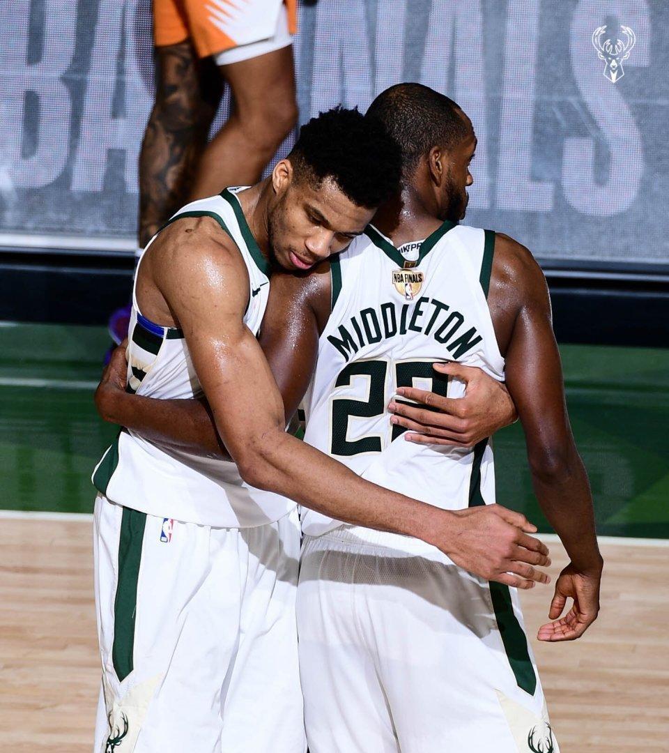 广东队横扫雄鹿，克莱扛起全队的简单介绍